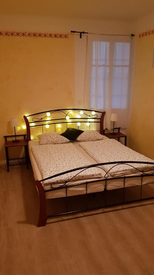 Apartman Lotos Mikulov Esterno foto